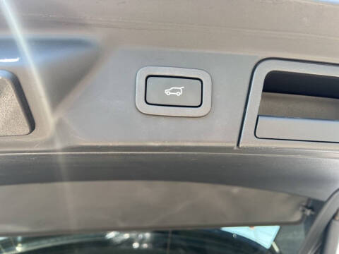 2021 Land Rover Range Rover Velar P250 R-Dynamic S