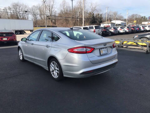 2016 Ford Fusion SE