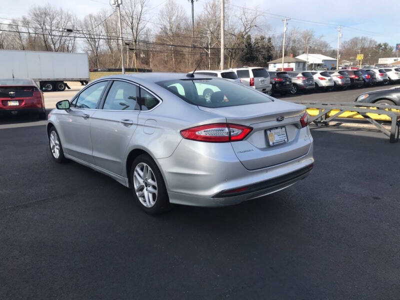 2016 Ford Fusion SE