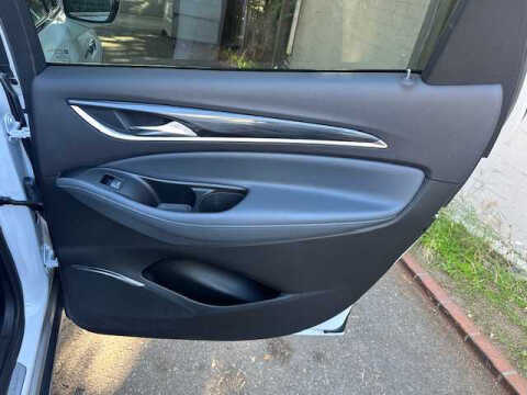 2022 Buick Enclave Essence