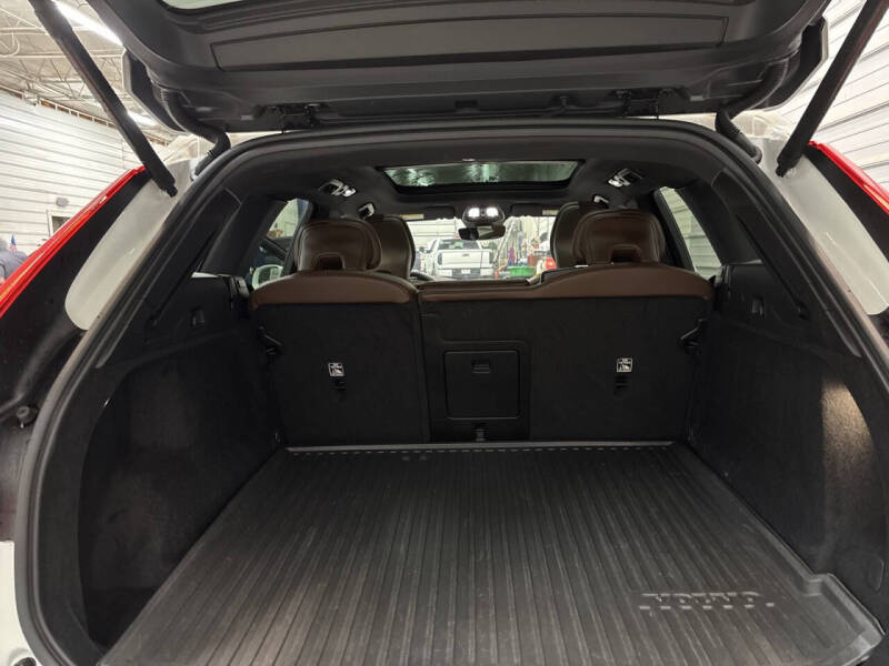 2022 Volvo XC60 B5 Inscription