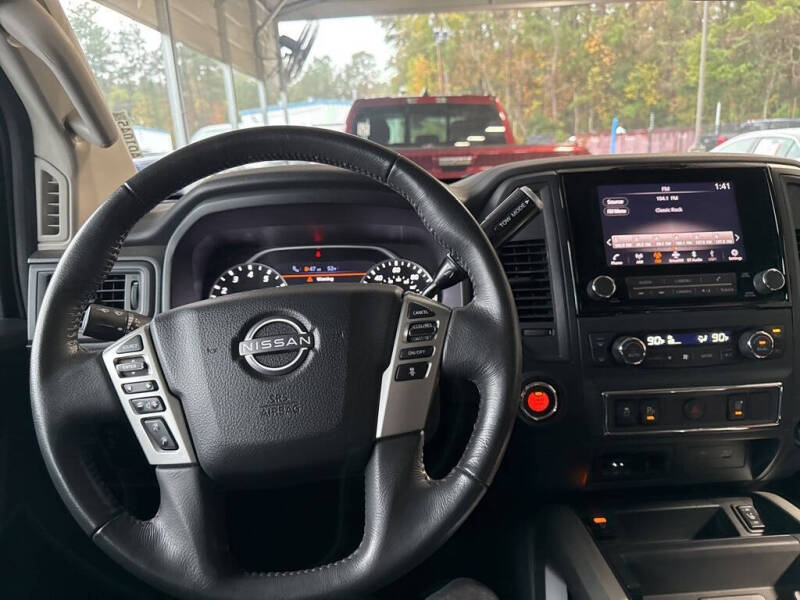 2024 Nissan Titan SV