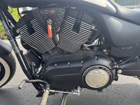 2016 Polaris Victory