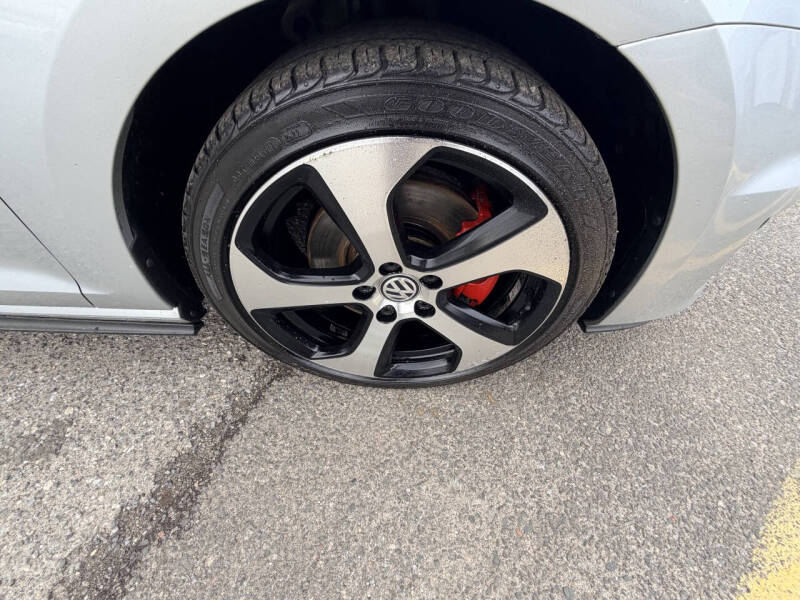 2016 Volkswagen Golf GTI S