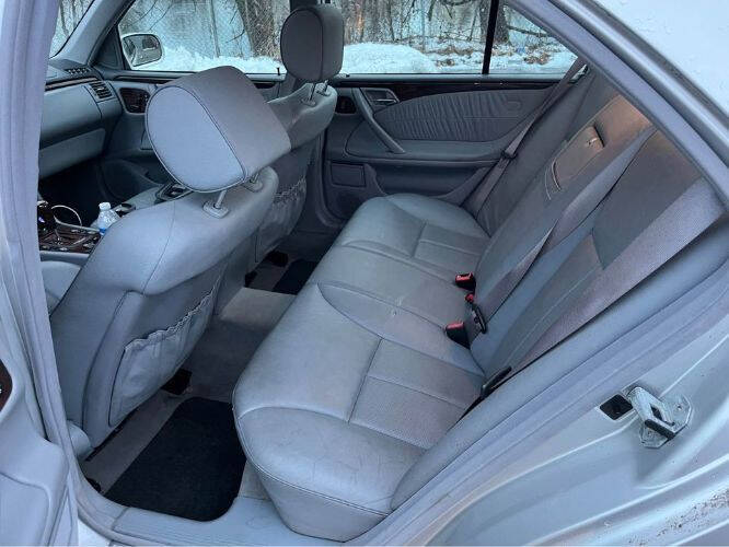2000 Mercedes-Benz E-Class