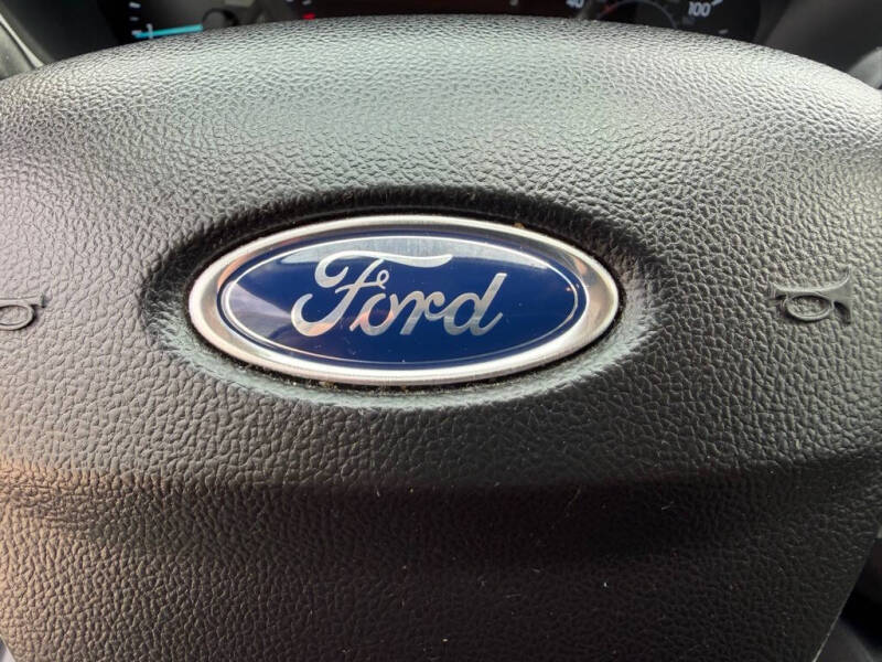 2020 Ford Escape SE