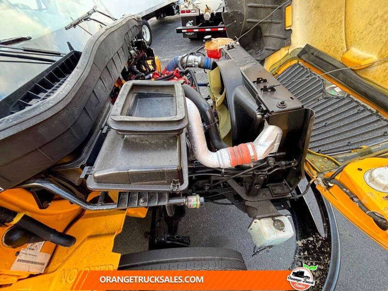 2019 International DuraStar 4300