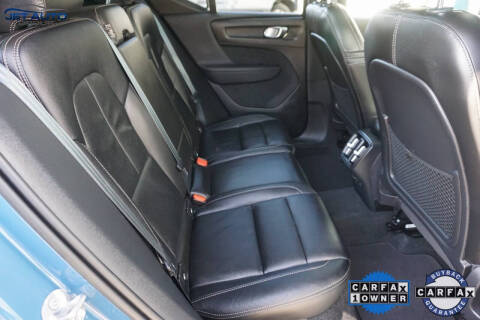 2023 Volvo XC40 B5 Ultimate Bright Theme