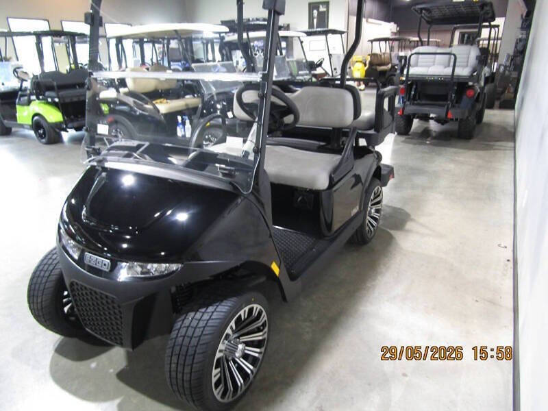 2026 E-Z-GO RXV 4