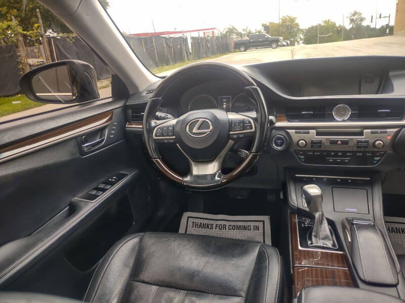 2017 Lexus ES 300h