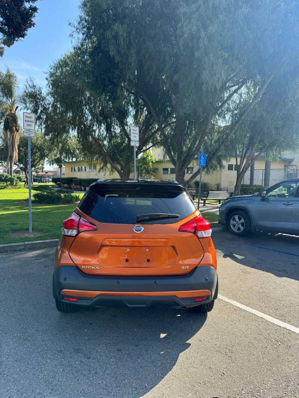 2020 Nissan Kicks SR