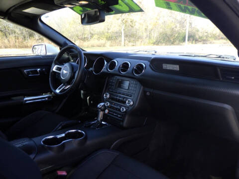 2016 Ford Mustang V6