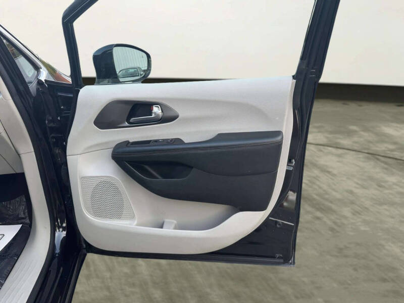 2020 Chrysler Pacifica Touring L Plus
