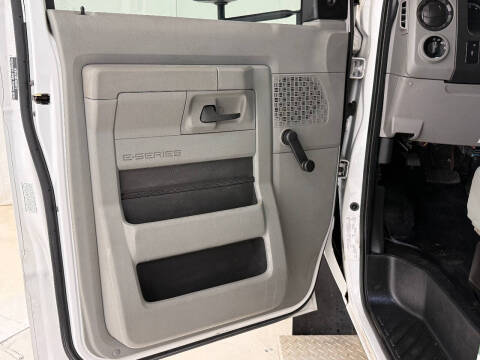 2016 Ford E-Series E-350 SD