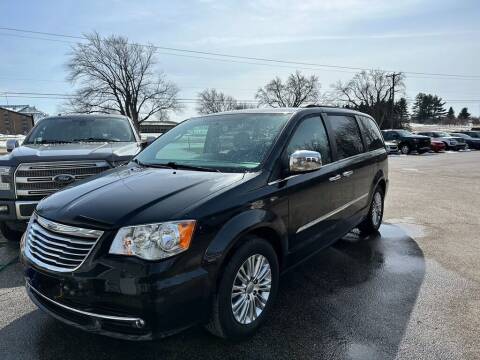 2015 Chrysler Town and Country for sale at Deals on Wheels Auto Sales in Ludington MI