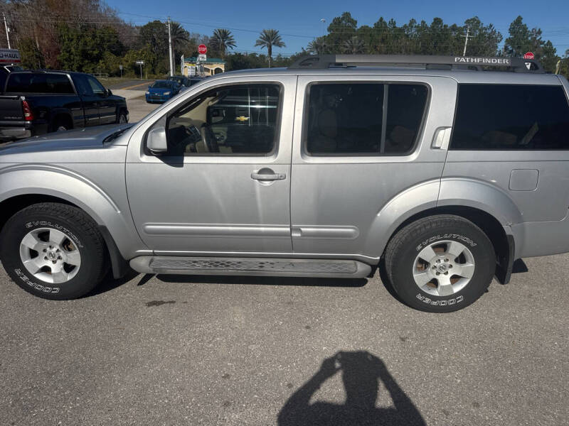 2006 Nissan Pathfinder LE