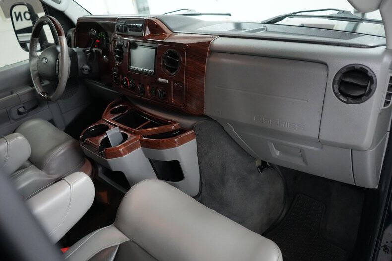 2013 Ford E-Series E-350 SD