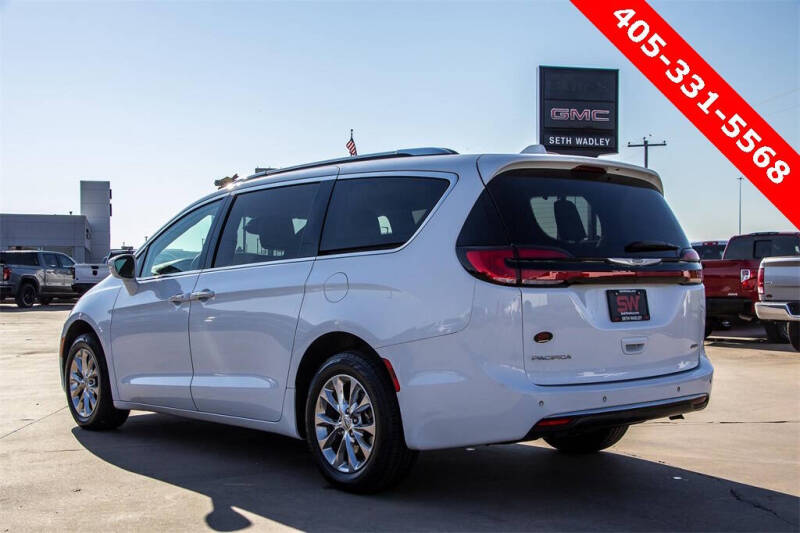 2021 Chrysler Pacifica Touring L