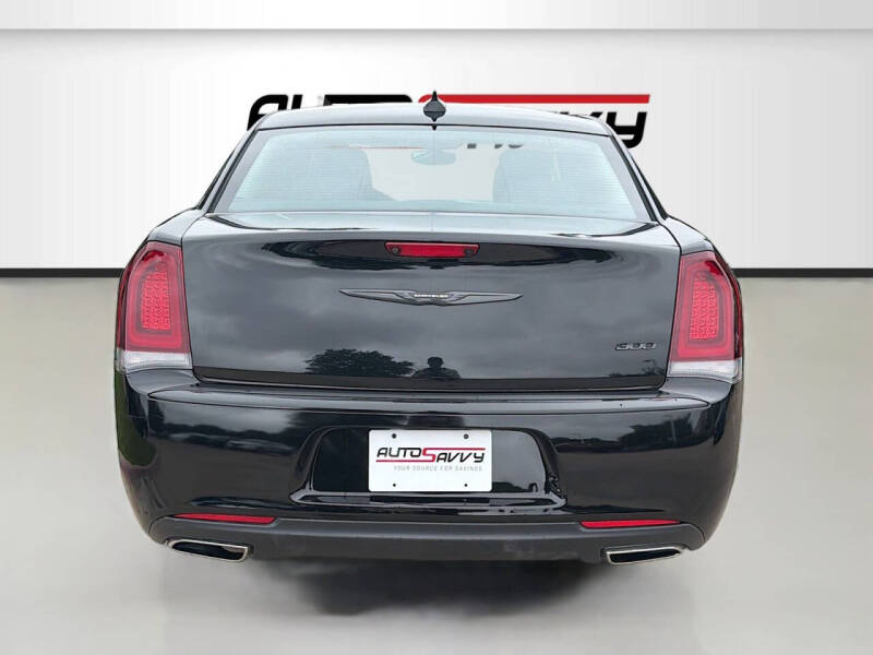 2023 Chrysler 300 Touring