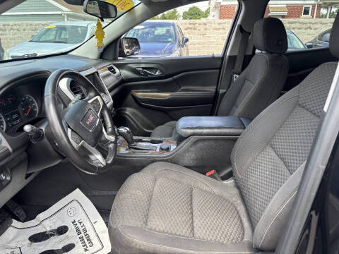 2017 GMC Acadia SLE-2