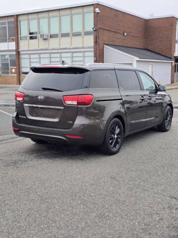 2018 Kia Sedona LX