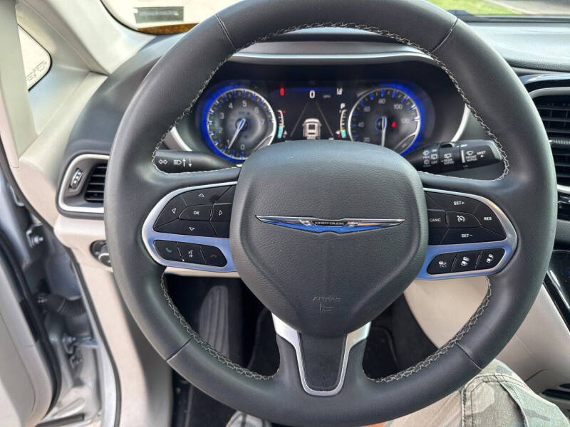 2023 Chrysler Pacifica Touring L