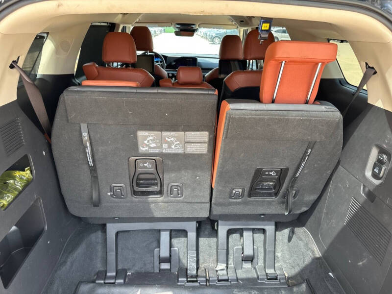 2024 Kia Carnival SX