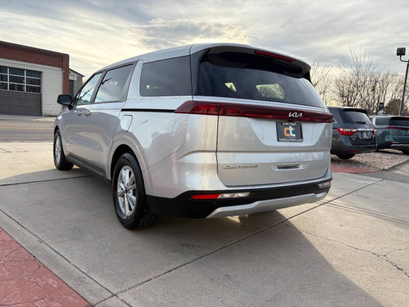2022 Kia Carnival LX