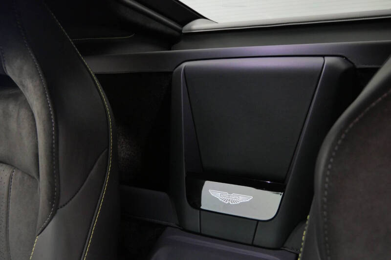 2025 Aston Martin Vantage