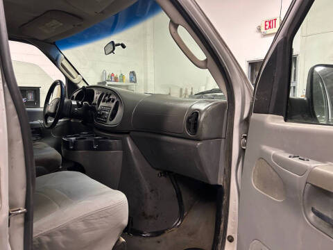 2008 Ford E-Series E-350 SD XLT