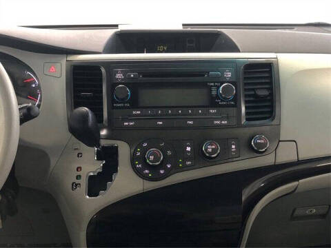 2013 Toyota Sienna L 7-Passenger