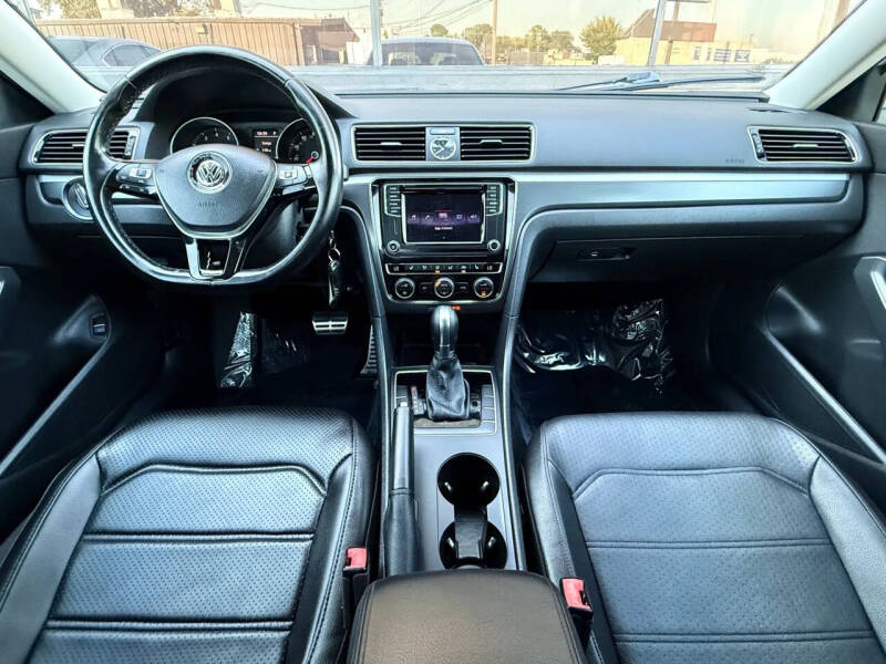 2017 Volkswagen Passat 1.8T R-Line