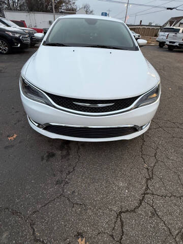 2017 Chrysler 200 Limited