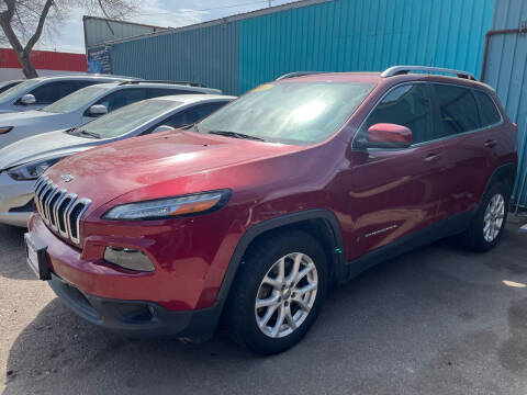 2016 Jeep Cherokee for sale at El Tucanazo Auto Sales in Grand Island NE