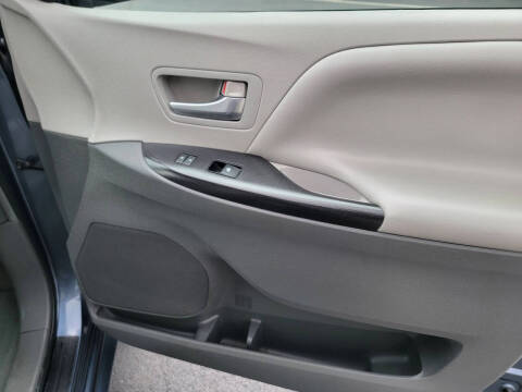 2015 Toyota Sienna