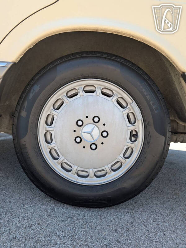 1986 Mercedes-Benz 420-Class 420 SEL