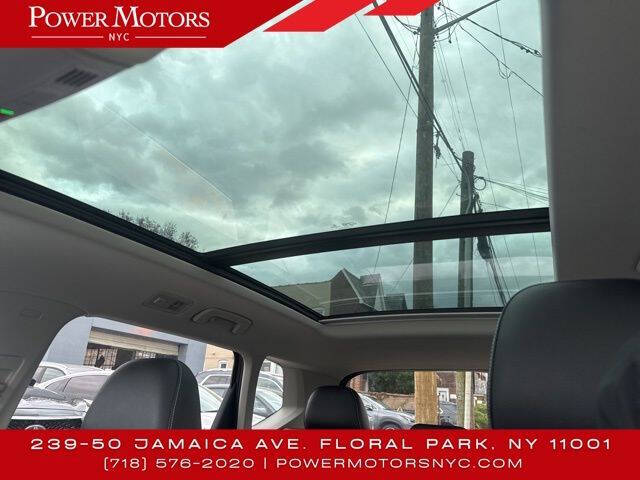 2023 Volkswagen Taos SE 4Motion