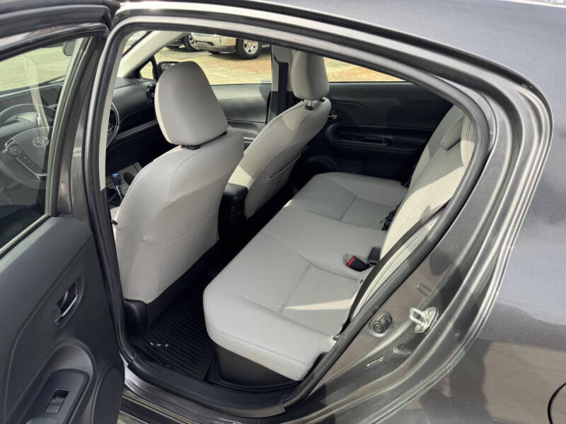 2018 Toyota Prius c Four