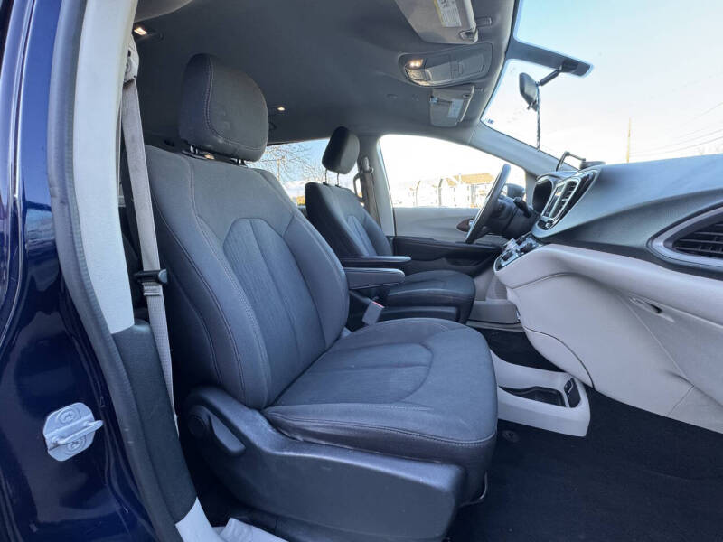 2018 Chrysler Pacifica LX