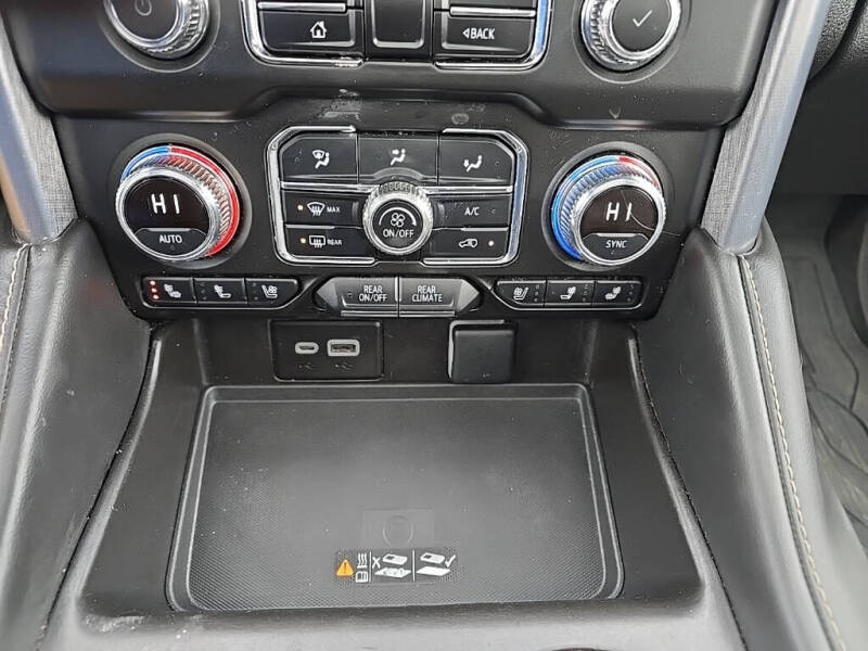 2024 GMC Yukon XL SLT