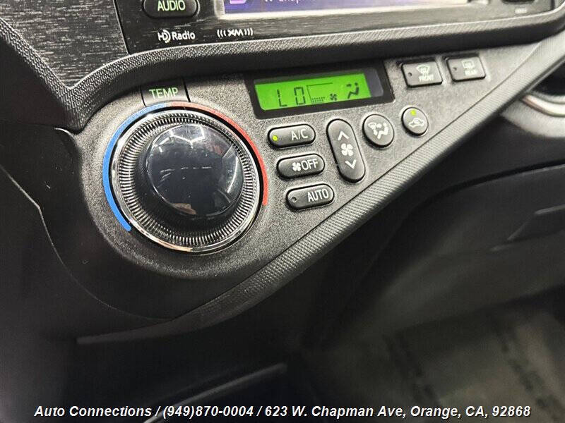 2014 Toyota Prius c Three