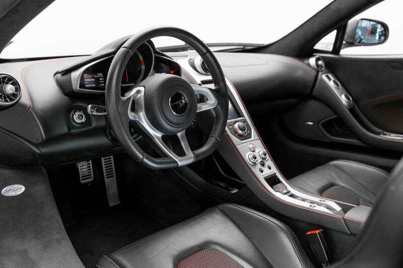 2013 McLaren MP4-12C