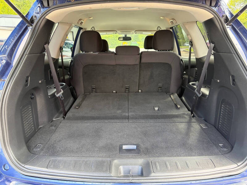 2017 Nissan Pathfinder SV
