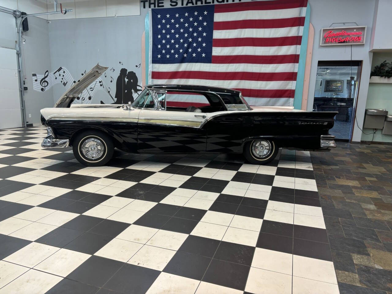 1957 Ford Fairlane 11