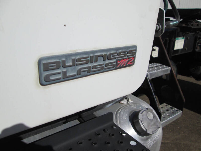 2005 Freightliner Business class M2