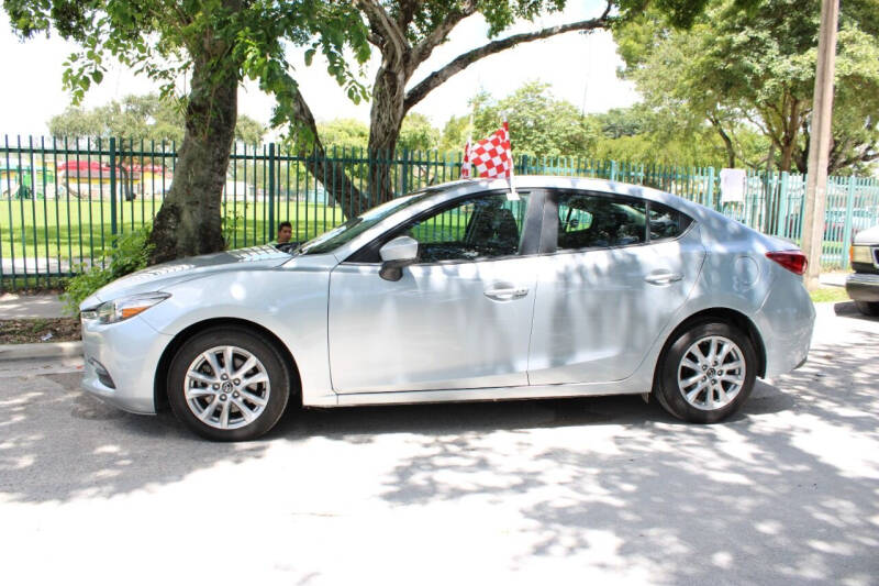 2018 Mazda MAZDA3 Touring