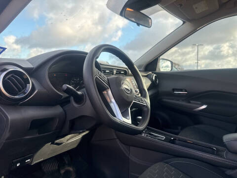 2023 Nissan Kicks SV