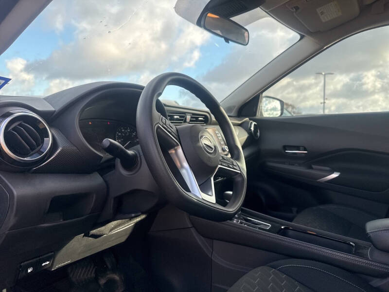 2023 Nissan Kicks SV