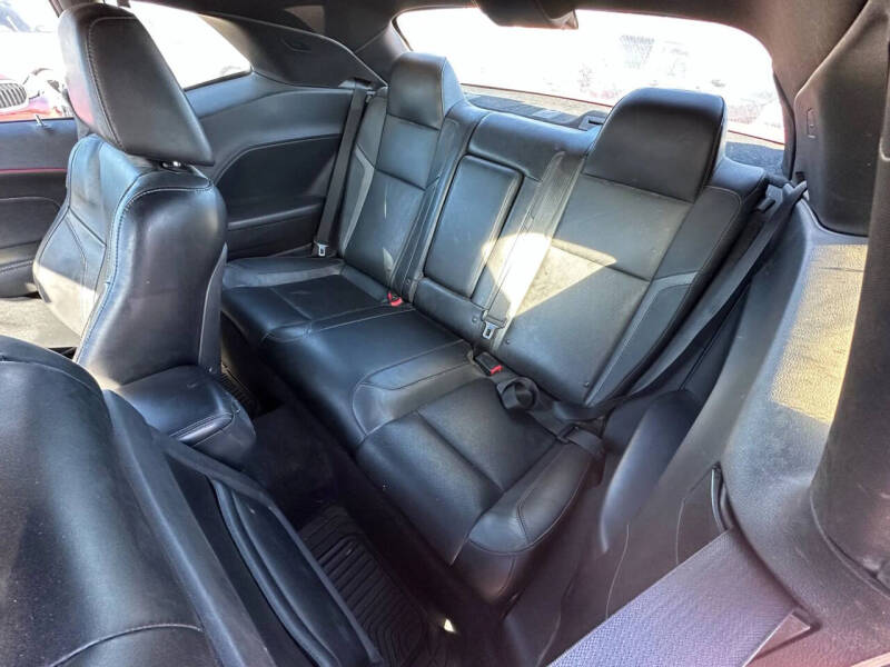 2015 Dodge Challenger SXT Plus