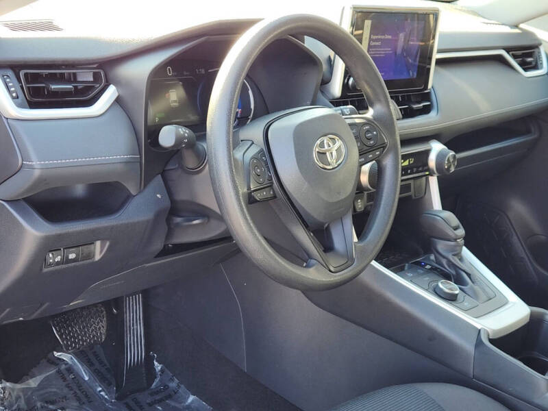 2025 Toyota RAV4 Hybrid LE